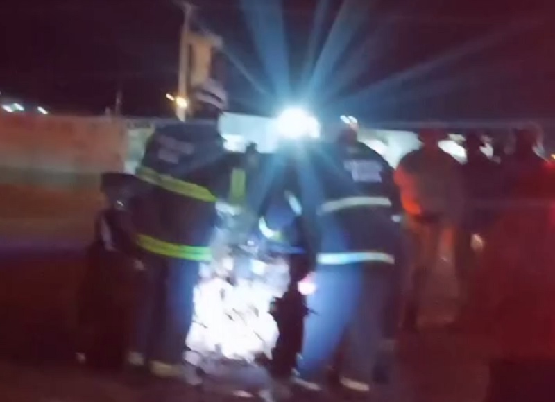 Grave acidente entre carreta e carro deixa casal ferido em Brumado