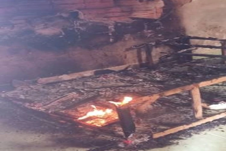 Mulher é acusada de incendiar casa do companheiro em Guanambi