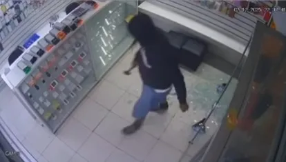 Loja de celulares é arrombada durante a madrugada em Macaúbas