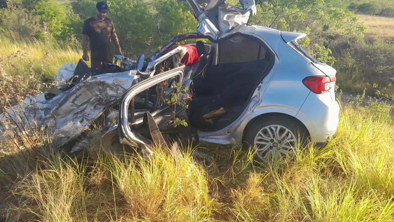 Acidente grave na BR-116 Norte deixa um morto e uma mulher ferida em Tucano (BA)