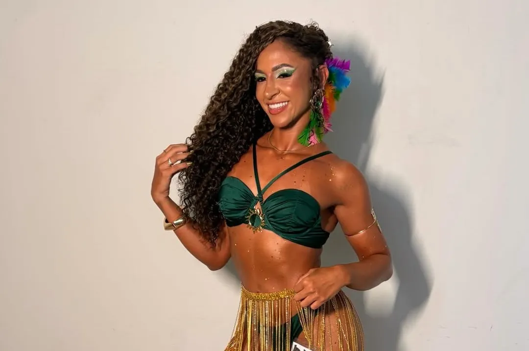 Mavi Nunes finalista Rainha do Carnaval de Salvador 2026 sorrindo após classificação na primeira fase do concurso.