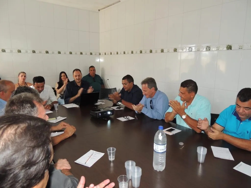 Prefeito de Dom Basílio assume presidência do Consórcio da Bacia do Paramirim