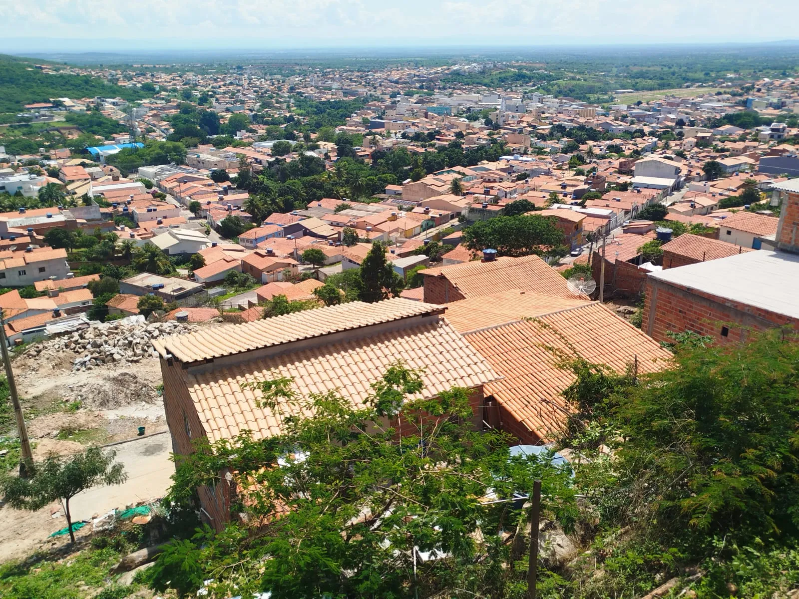Comércio de Macaúbas em alerta após série de golpes com agendamento de Pix