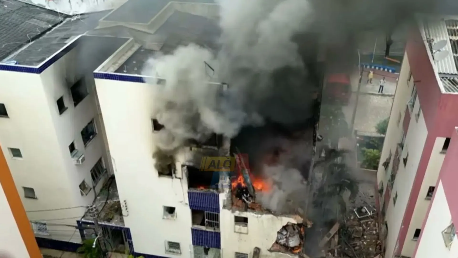 Incêndio atinge apartamentos no Stiep após explosão de gás