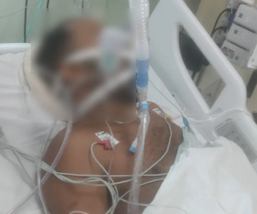 Fachada da Secretaria de Saúde ou ambulância municipal de Dom Basílio