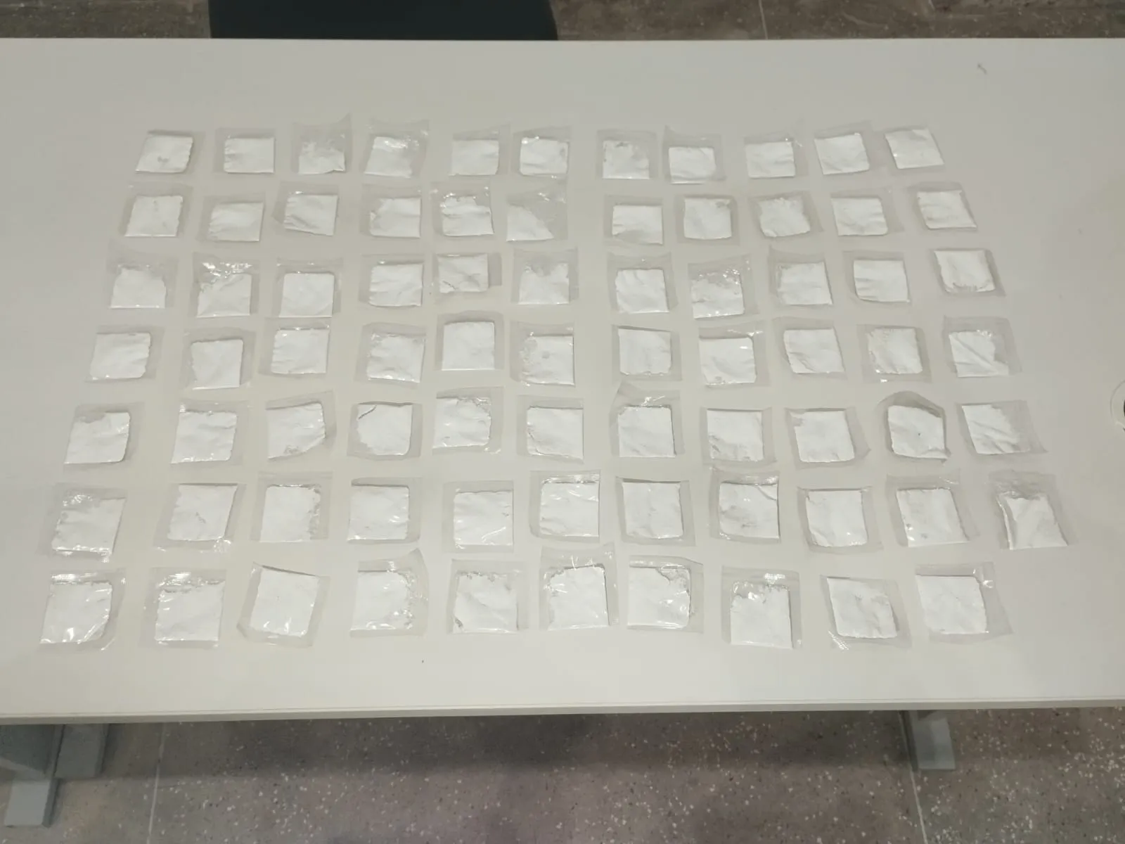 PMBA apreende 76 papelotes de cocaína durante ação policial em Macaúbas
