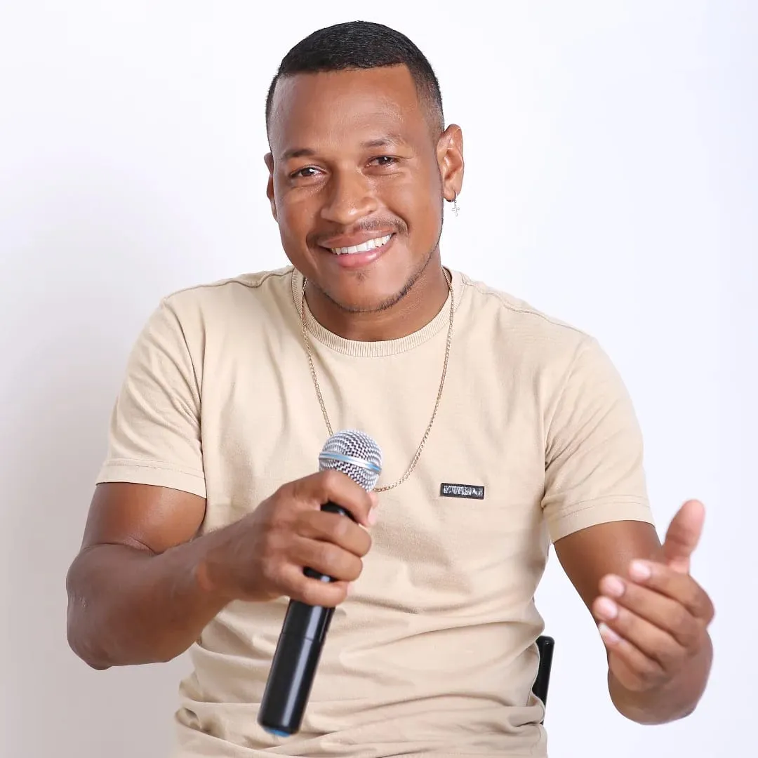 Cantor Natanael Santana morre aos 32 anos após grave acidente na BA-262, em Brumado