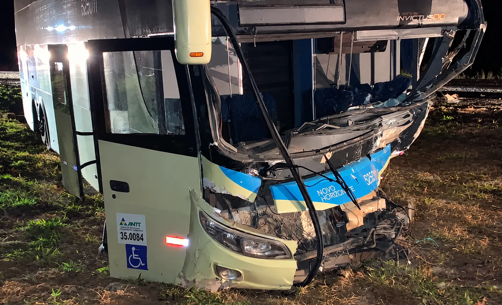 Motorista da Novo Horizonte e jovem de 19 anos morrem após colisão frontal na BR-020, em Correntina