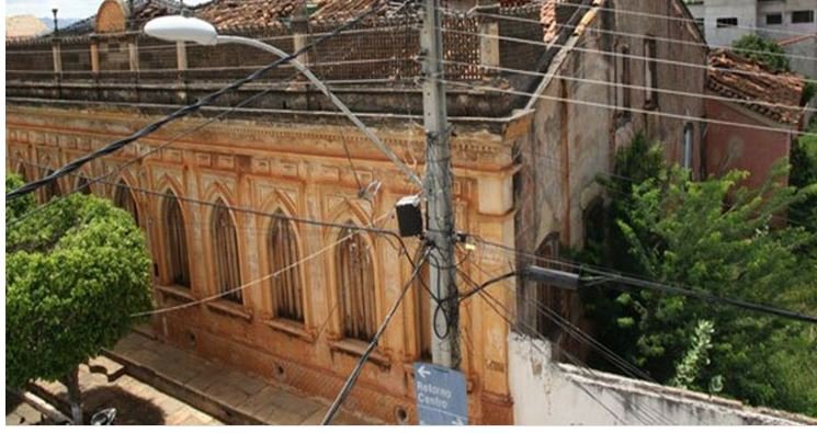 Casarão Alcântara em ruínas em Livramento de Nossa Senhora