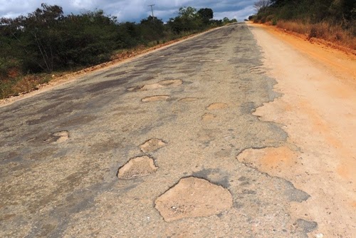 Recuperação da BA-156 conecta Botuporã e região com melhorias