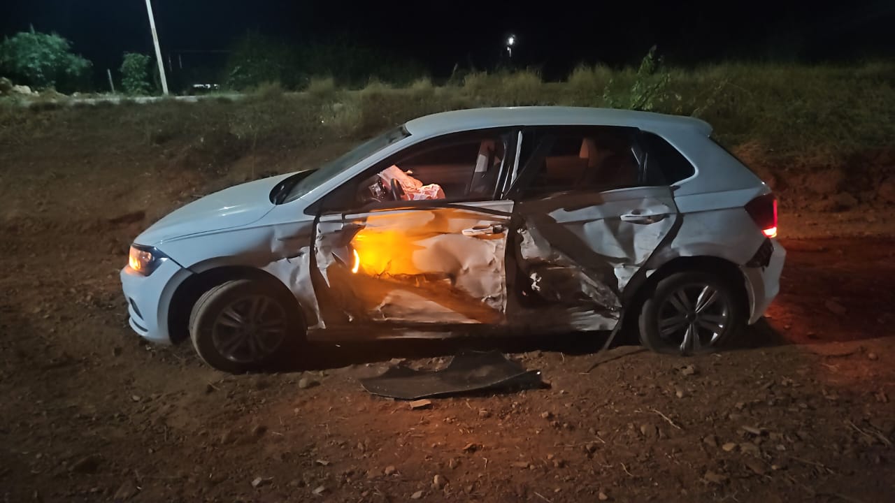 Livramento: Motorista alcoolizado causa grave colisão entre Fiat Pálio e VW Polo e é detido pela PM
