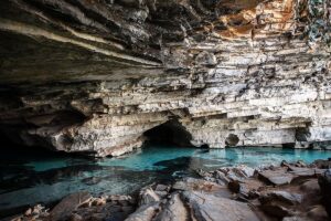 Fazenda Pratinha: um verdadeiro paraíso na Chapada Diamantina, com águas cristalinas e atividades incríveis em meio à natureza exuberante.