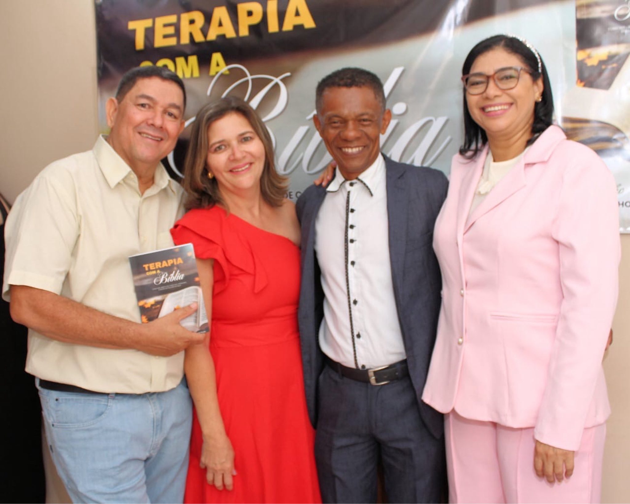 Lançamento do Livro ‘Terapia com a Bíblia’ encerra um evento marcante em Livramento
