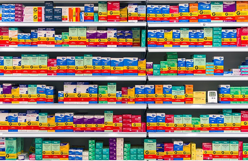 Reajuste nos preços de medicamentos chega até 5,06%, refletindo desafios econômicos e sociais no setor farmacêutico.
