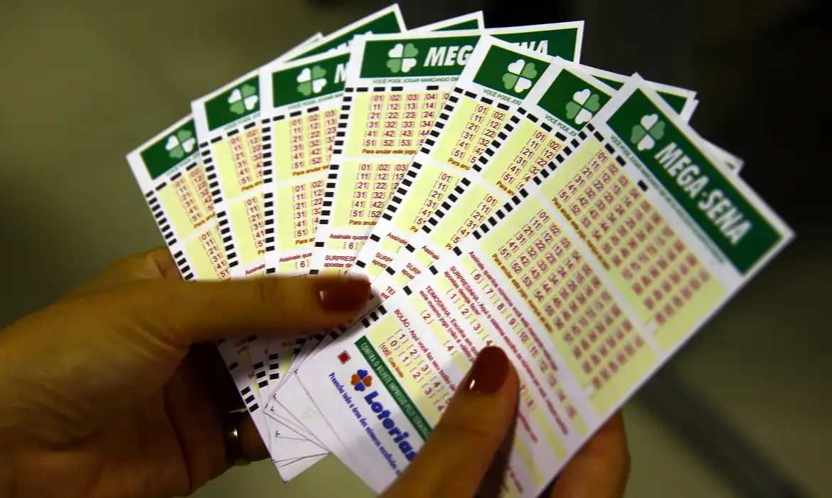 Imagem ilustrativa da cartela de apostas: o resultado da Mega-Sena 2855 premiou um bolão de SC com mais de R$ 25 milhões.