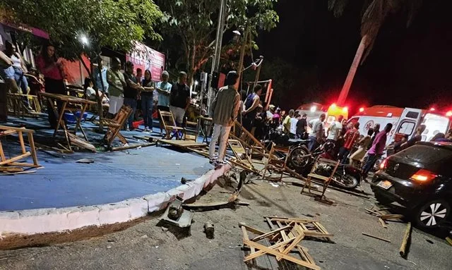 Acidente em Caculé: Carro desgovernado invade bar e deixa cinco feridos