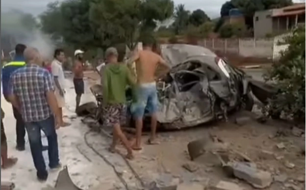 Tragédia em Pé de Serra: Colisão Entre Carreta e Automóvel Deixa Uma Pessoa Morta na BA-026