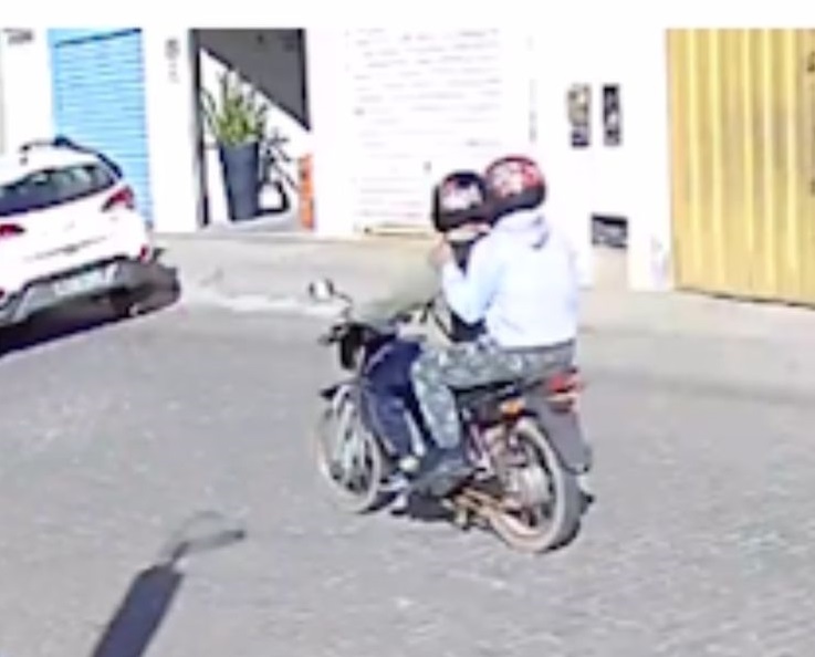 Criminosos são flagrados por câmera de segurança após assalto a Joalheria em Livramento de Nossa Senhora