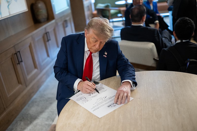 Trump autorizou uso de força militar contra cartéis na América Latina, diz jornal