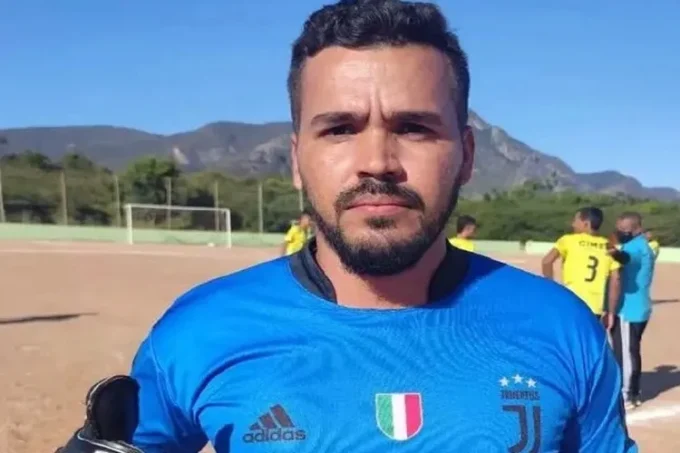 "Luan Stefano, vítima de homicídio na comunidade de Matinha, em Livramento de Nossa Senhora (BA). O caso, considerado brutal pelo Ministério Público, gerou comoção e temor entre os moradores.